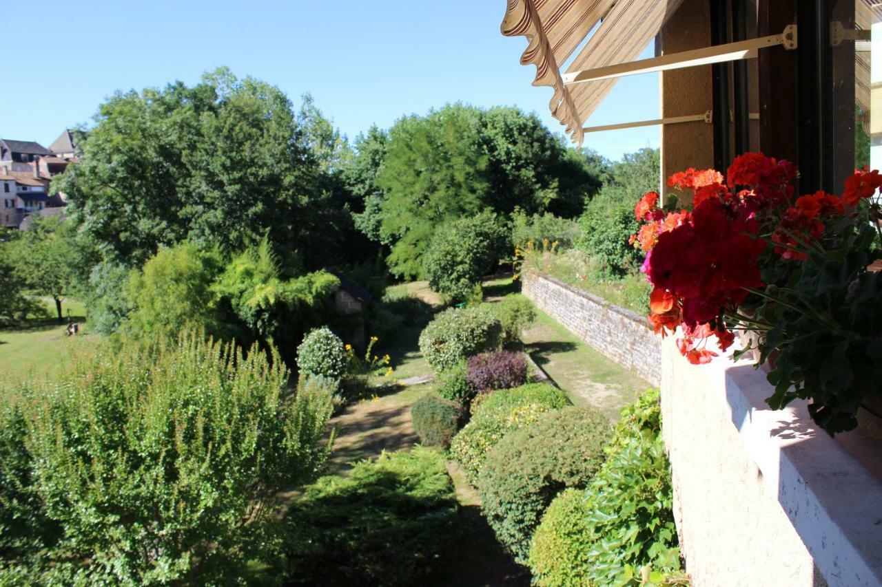 Bergerie Du Chateau - Lacapelle Marival ภายนอก รูปภาพ
